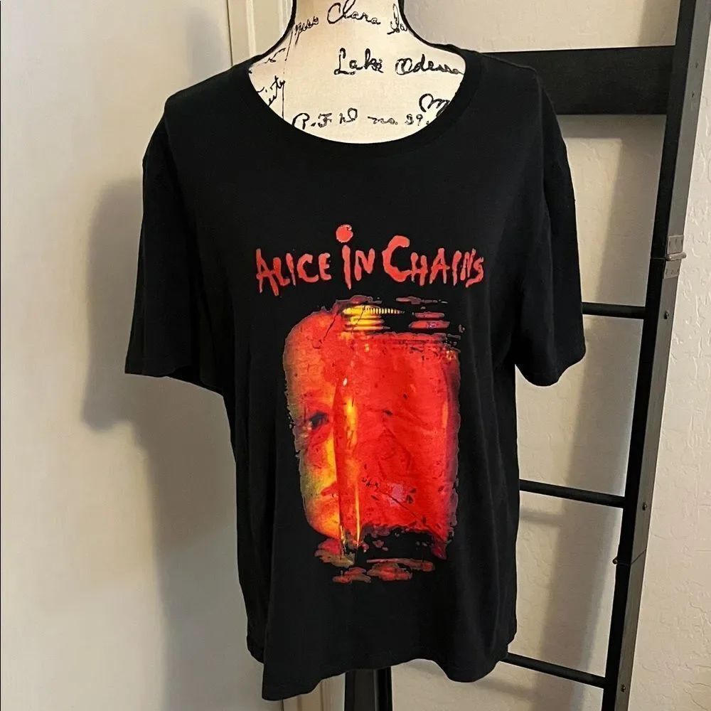 Alice in Chains Band Music Black Graphic Design Pullover T-Shirt Concert